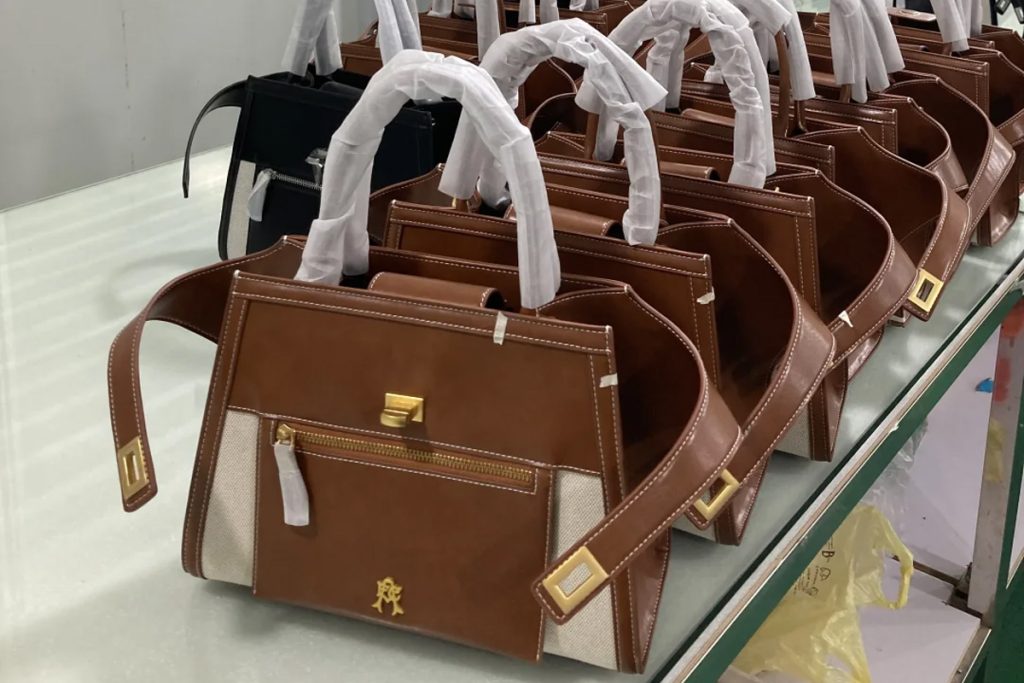 momocolor handbag manufacturer