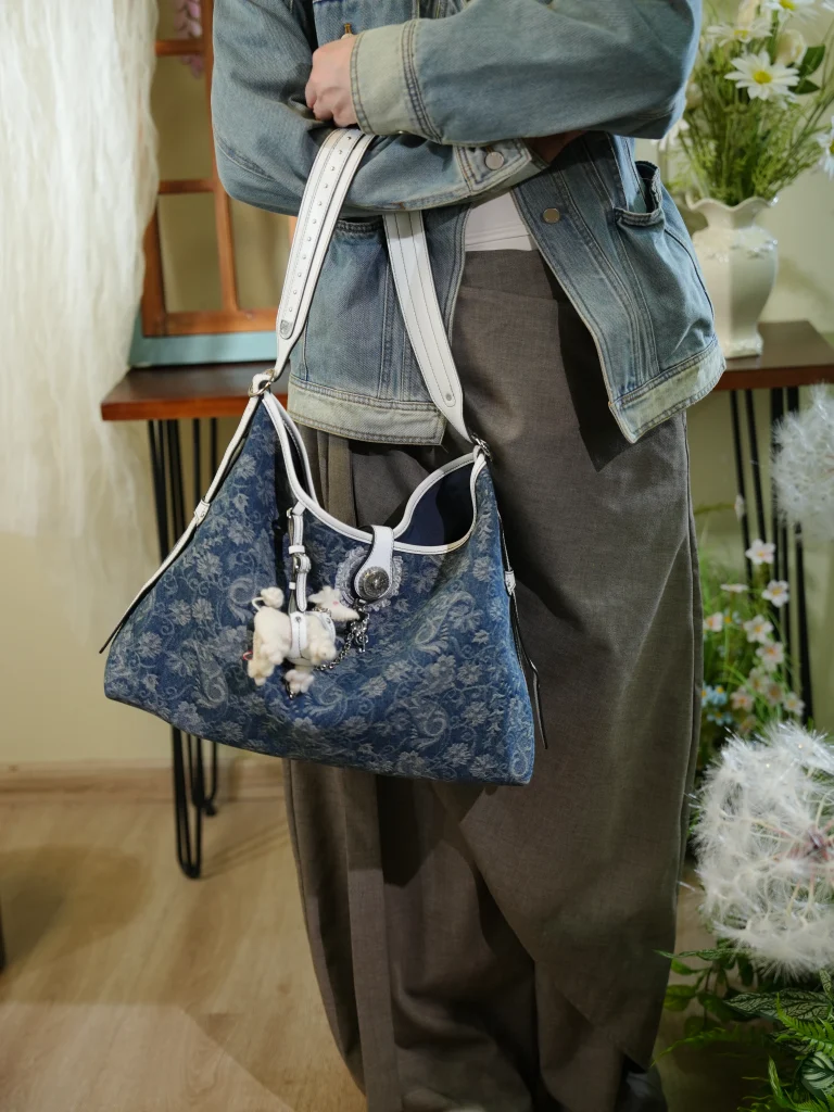 2026 Denim Bag Fabric Trends 6 jacquard denim tote bag